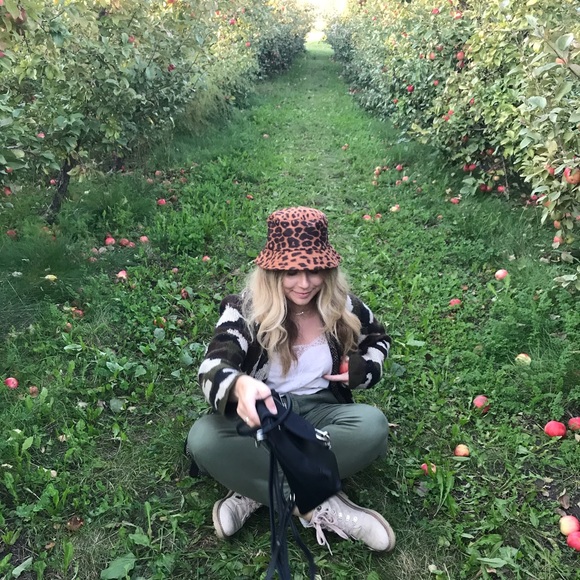 Meet your Posher, Kelly - Picture 4 of 5